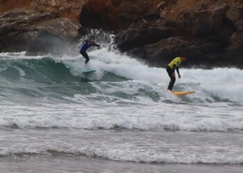 La Bahía de Mazarrón se Prepara para la Emocionante Copa de España de Parasurfing 2024